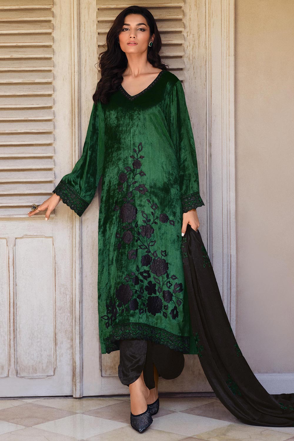 Women Bottle-Green Velvet Hand & Foil Printed Velvet Kurta with pant & dupatta