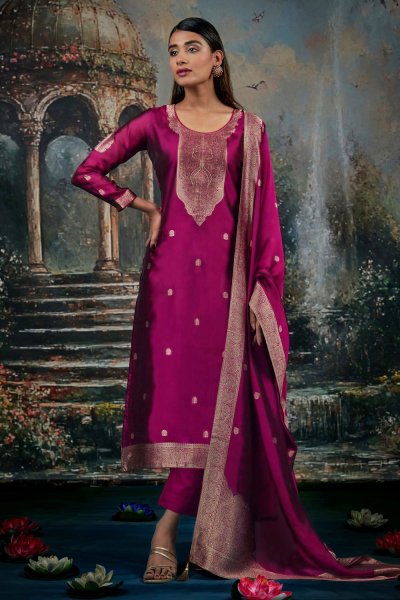 Magenta Pink Zari Woven Hand Worked Silk Kurta Set Magenta Pink Zari Woven Hand Worked Silk Kurta Set